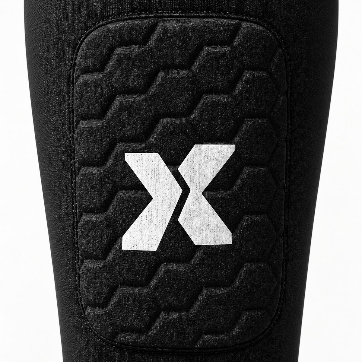 Détail de la coque alvéolée et du symbole X EXTÉR